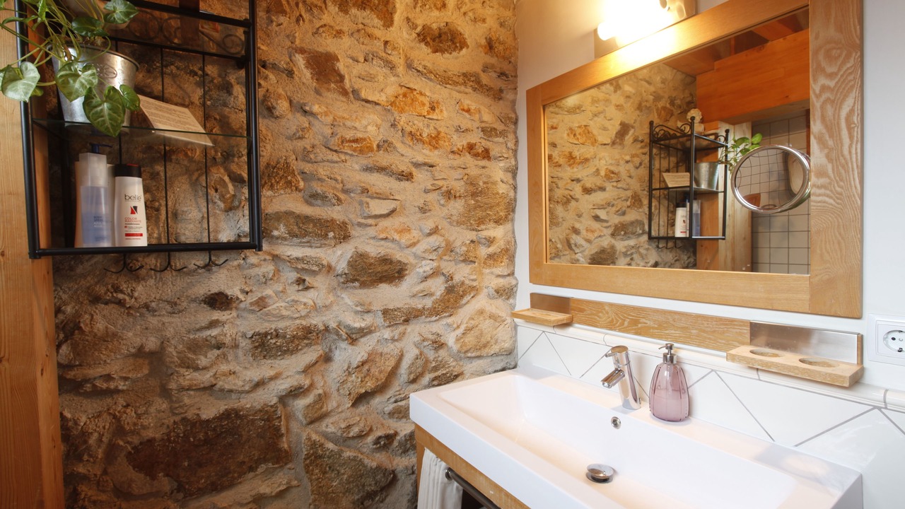 Photo of Bathroom in Palau-Saverdera