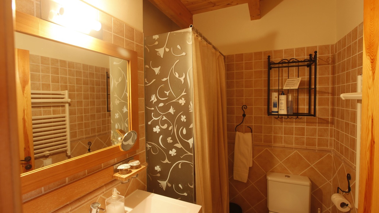 Photo of Bathroom in Palau-Saverdera