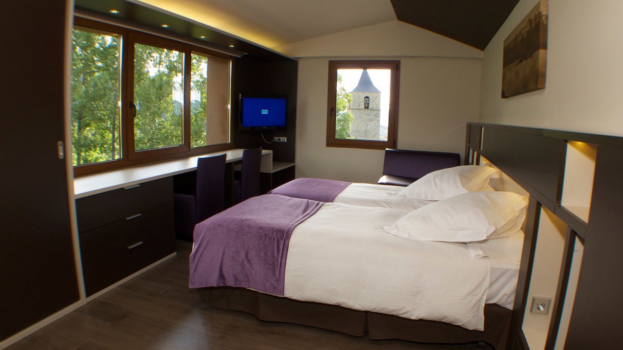 Photo of Bedroom in Lles