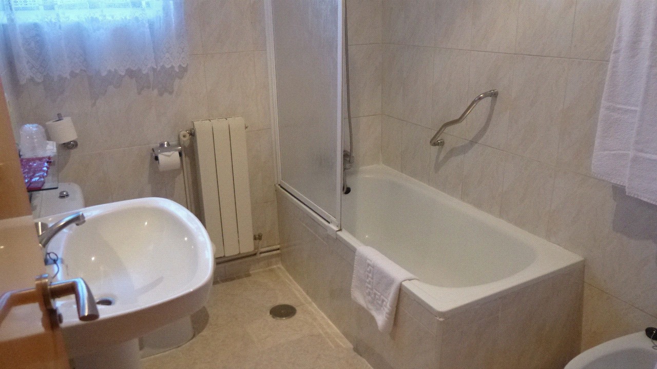 Photo of Bathroom in Lerma