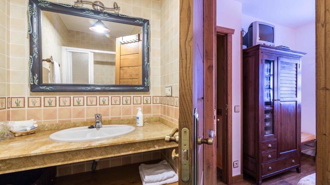 Photo of Bathroom in Limes