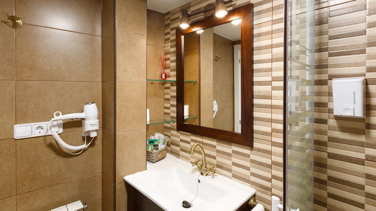 Photo of Bathroom in Azanuy-Alins