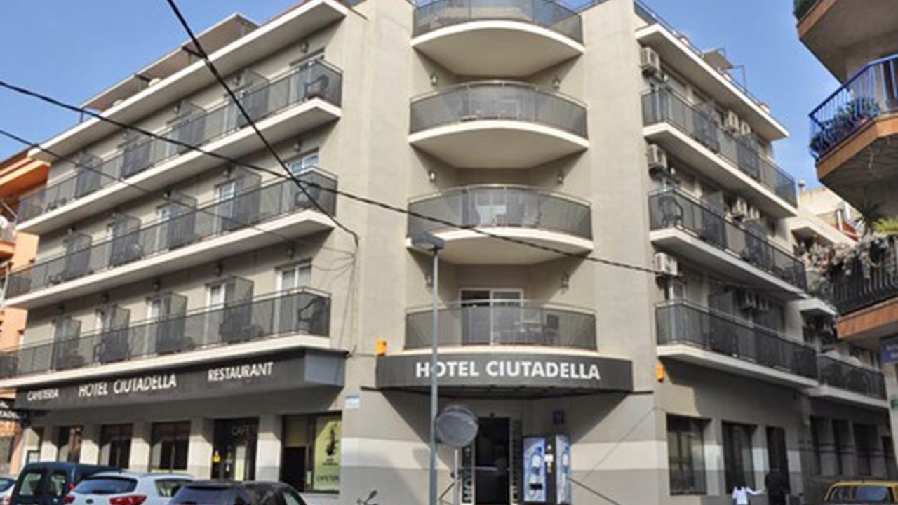 Photo of Bedroom in Roses Town Center