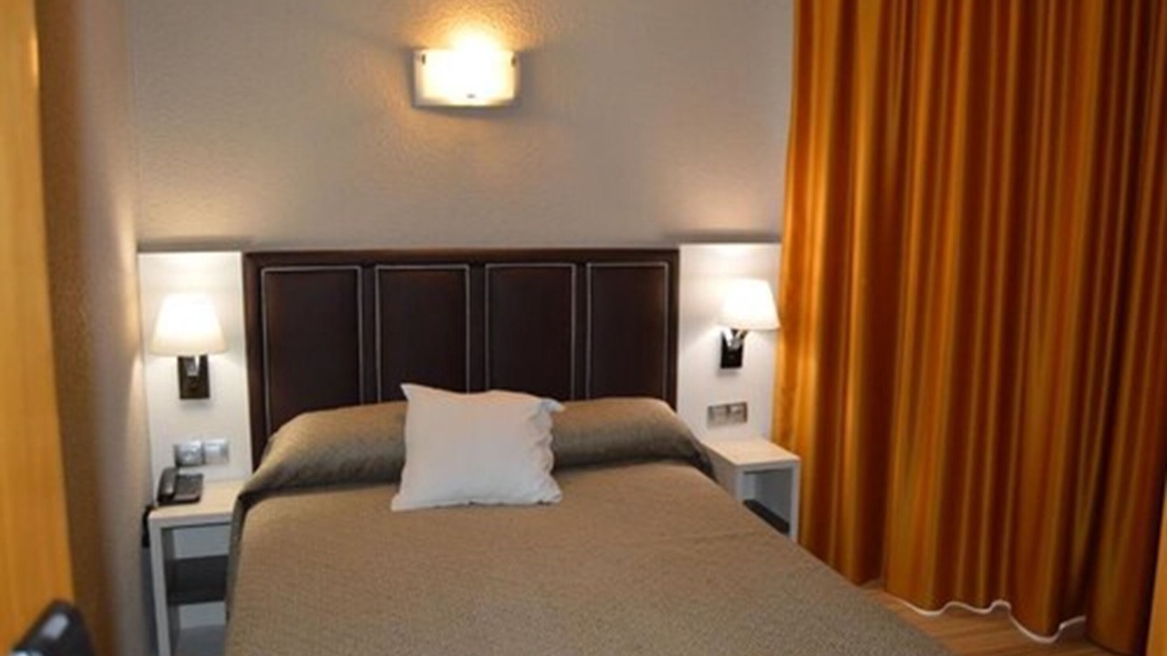 Photo of Bedroom in Roses Town Center