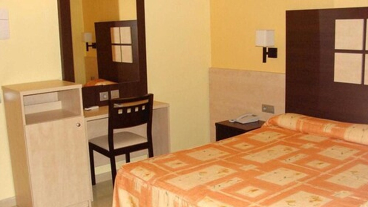 Photo of Bedroom in Roses Town Center