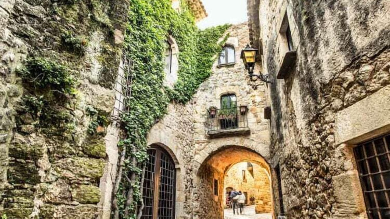 Photo of Buildings in Pals