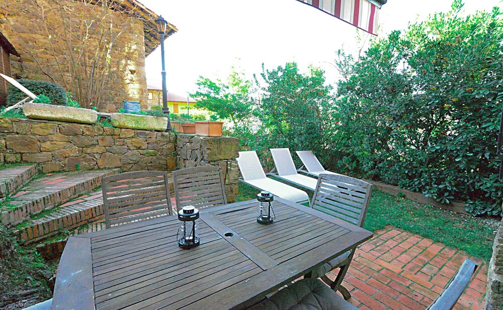 Photo of Outdoor in Tudes
