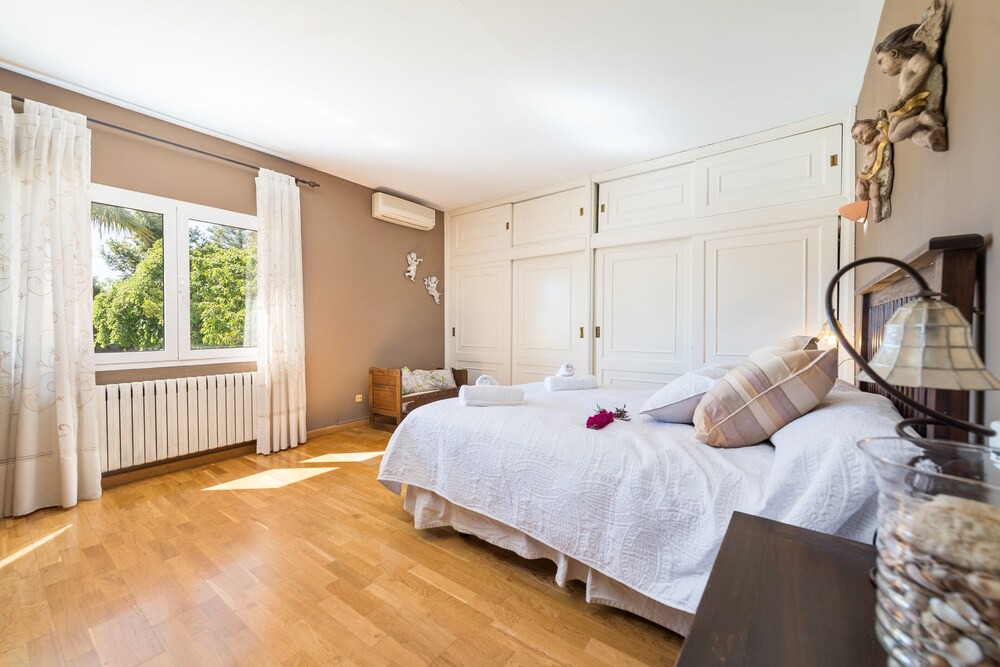 Photo of Bedroom in Es Garrovers