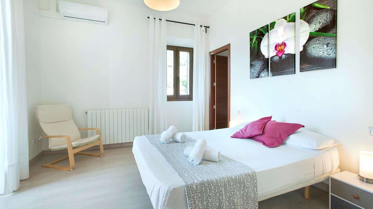 Photo of Bedroom in Banyalbufar