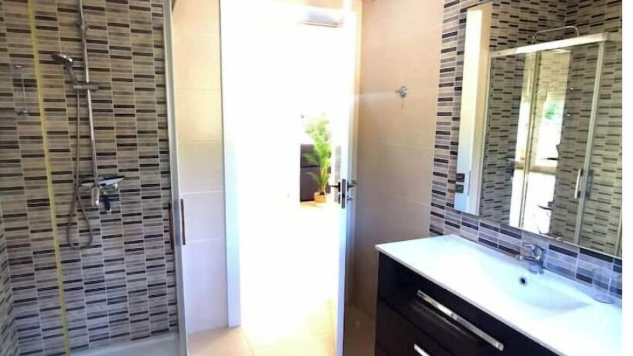 Photo of Bathroom in Tozar