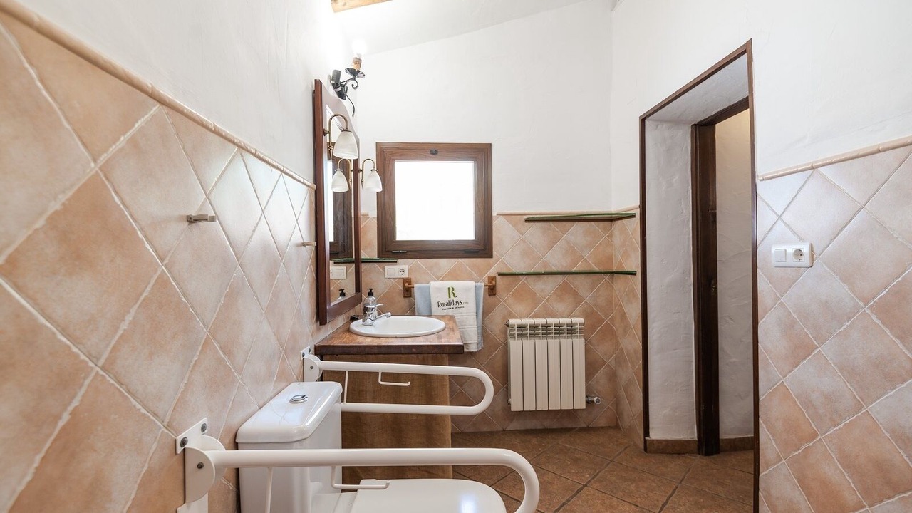 Photo of Bathroom in Tozar