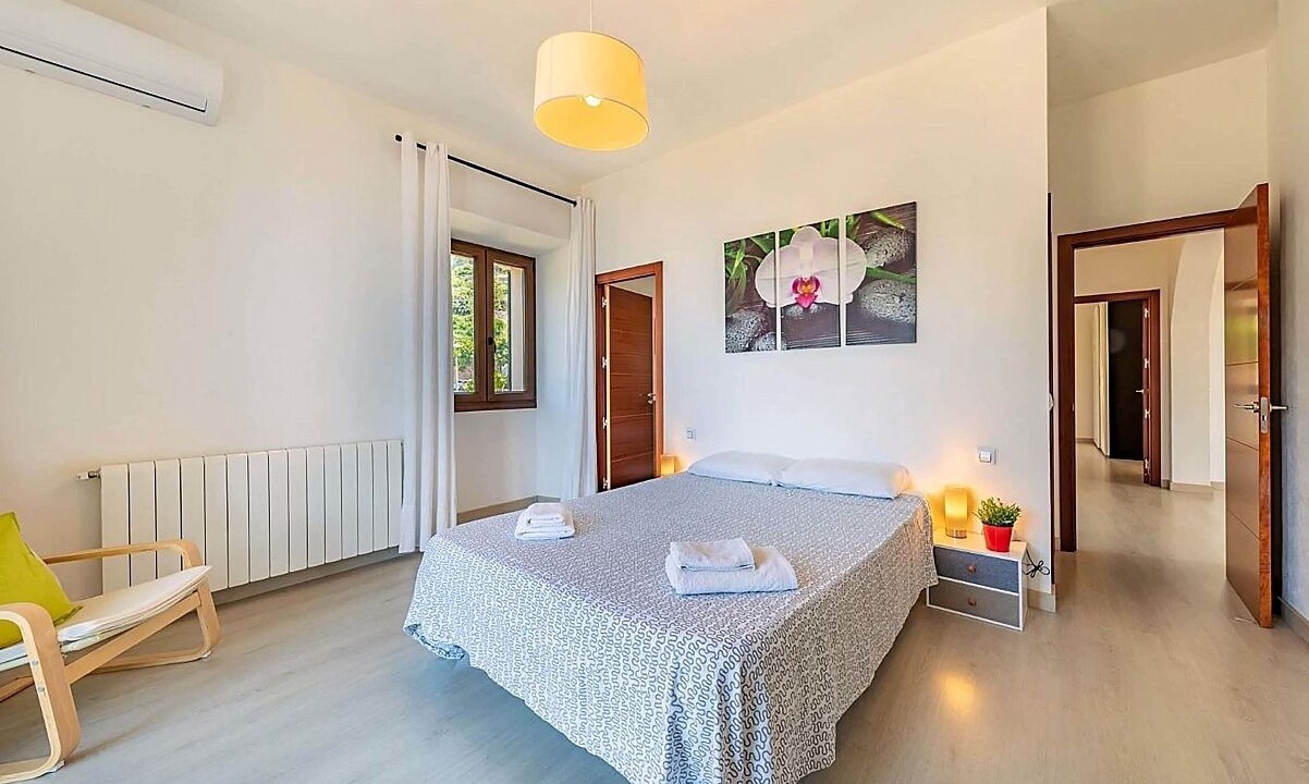 Photo of Bedroom in Banyalbufar