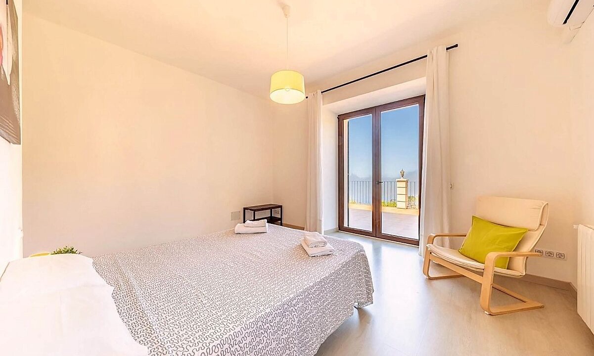 Photo of Bedroom in Banyalbufar