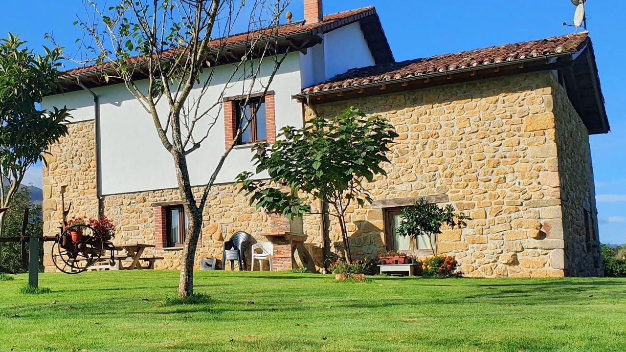 Photo of Outdoor in Parres