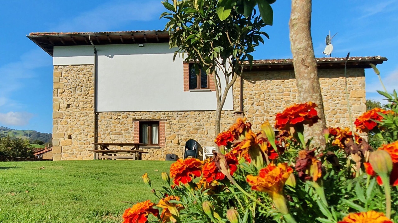 Photo of Outdoor in Parres