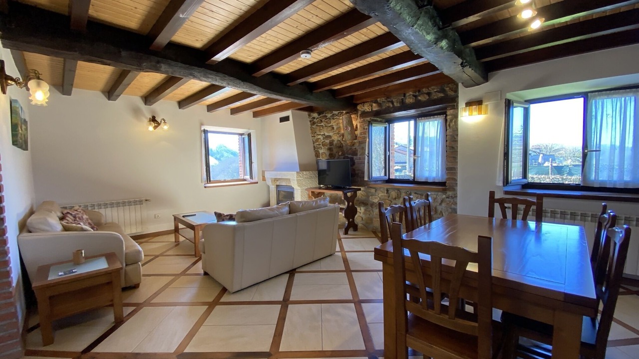 Photo of Bedroom in Parres