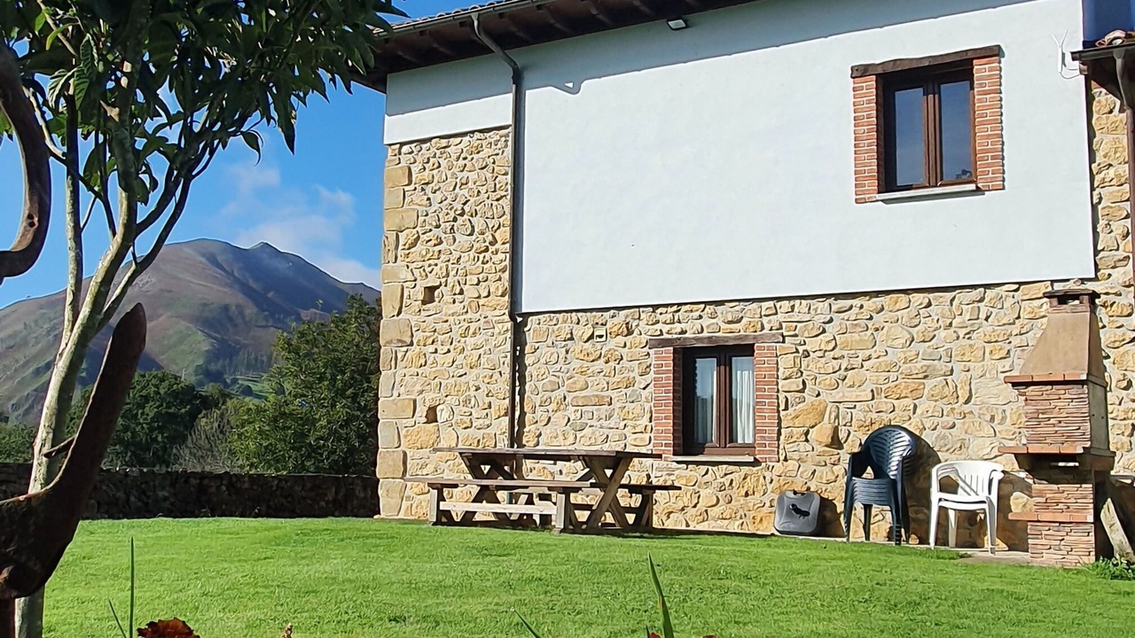 Photo of Outdoor in Parres
