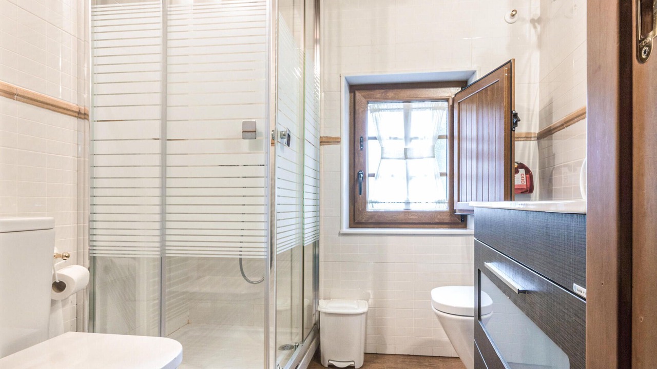 Photo of Bathroom in Trescares