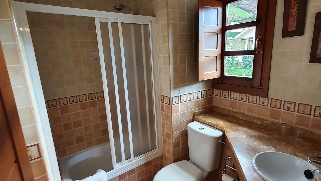 Photo of Bathroom in Limes