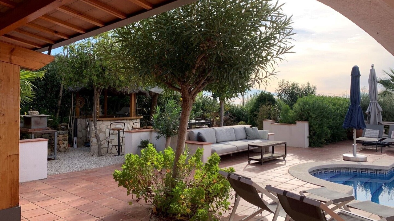 Photo of Patio Balcony in El Mas Isaac