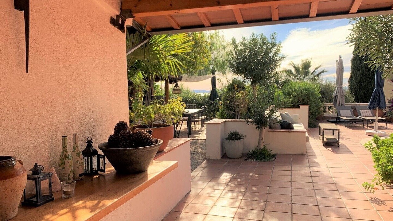 Photo of Patio Balcony in El Mas Isaac
