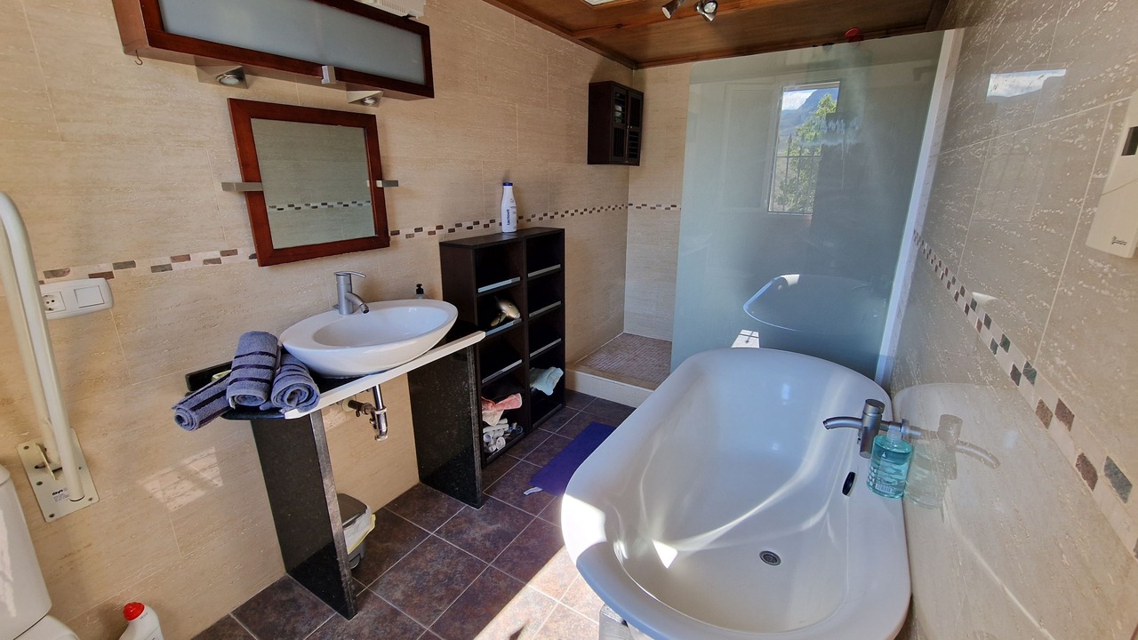 Photo of Bathroom in Turre
