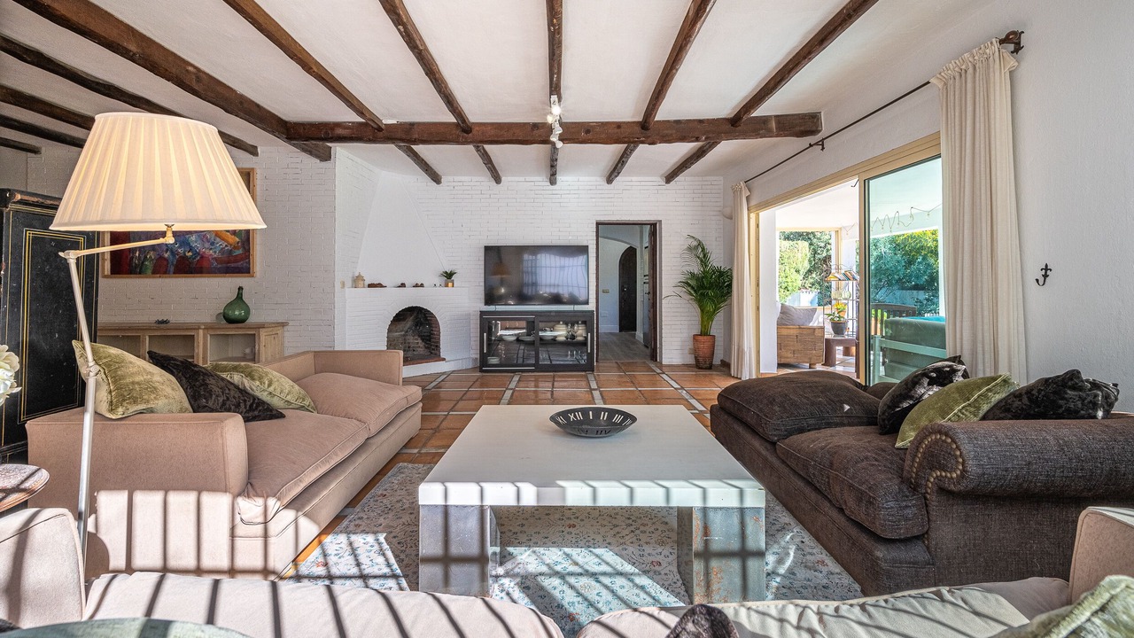 Photo of Livingroom in New Golden Mile