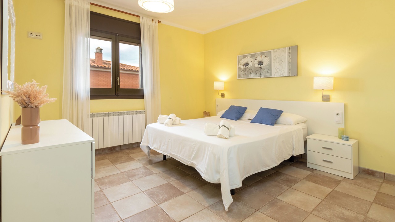 Photo of Bedroom in Sant Jordi Desvalls