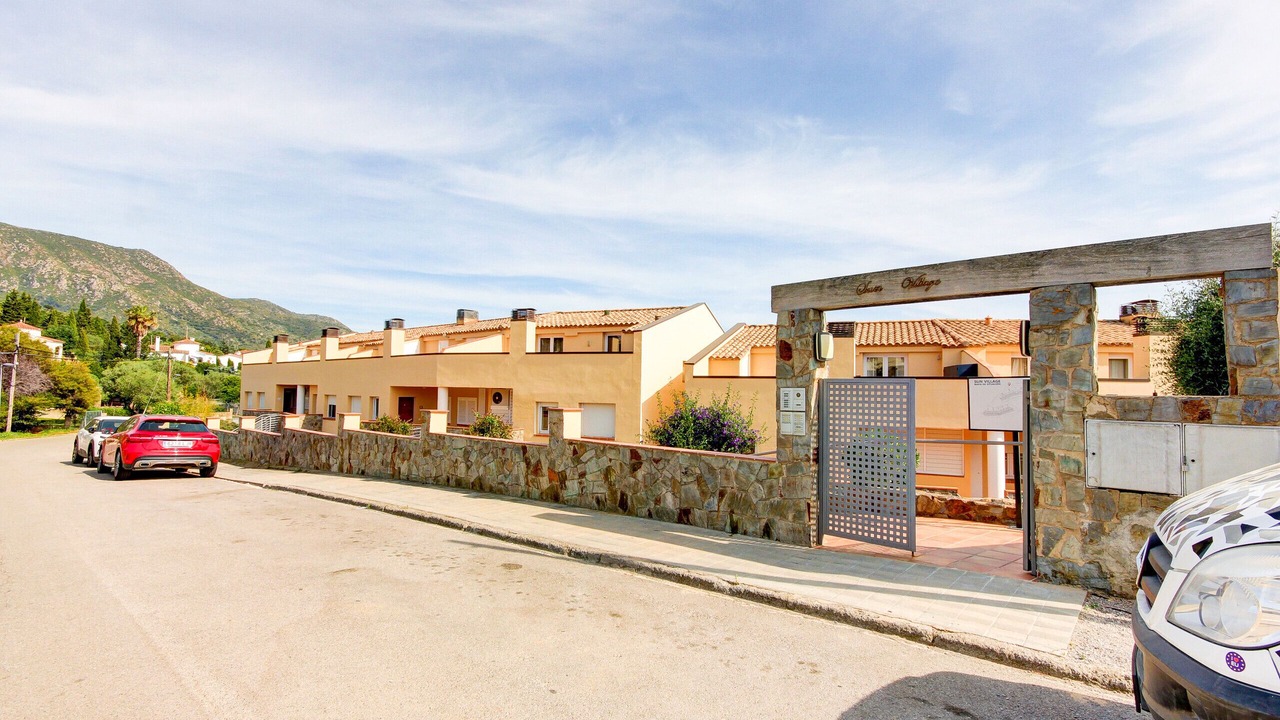 Photo of Others in El Mas Isaac