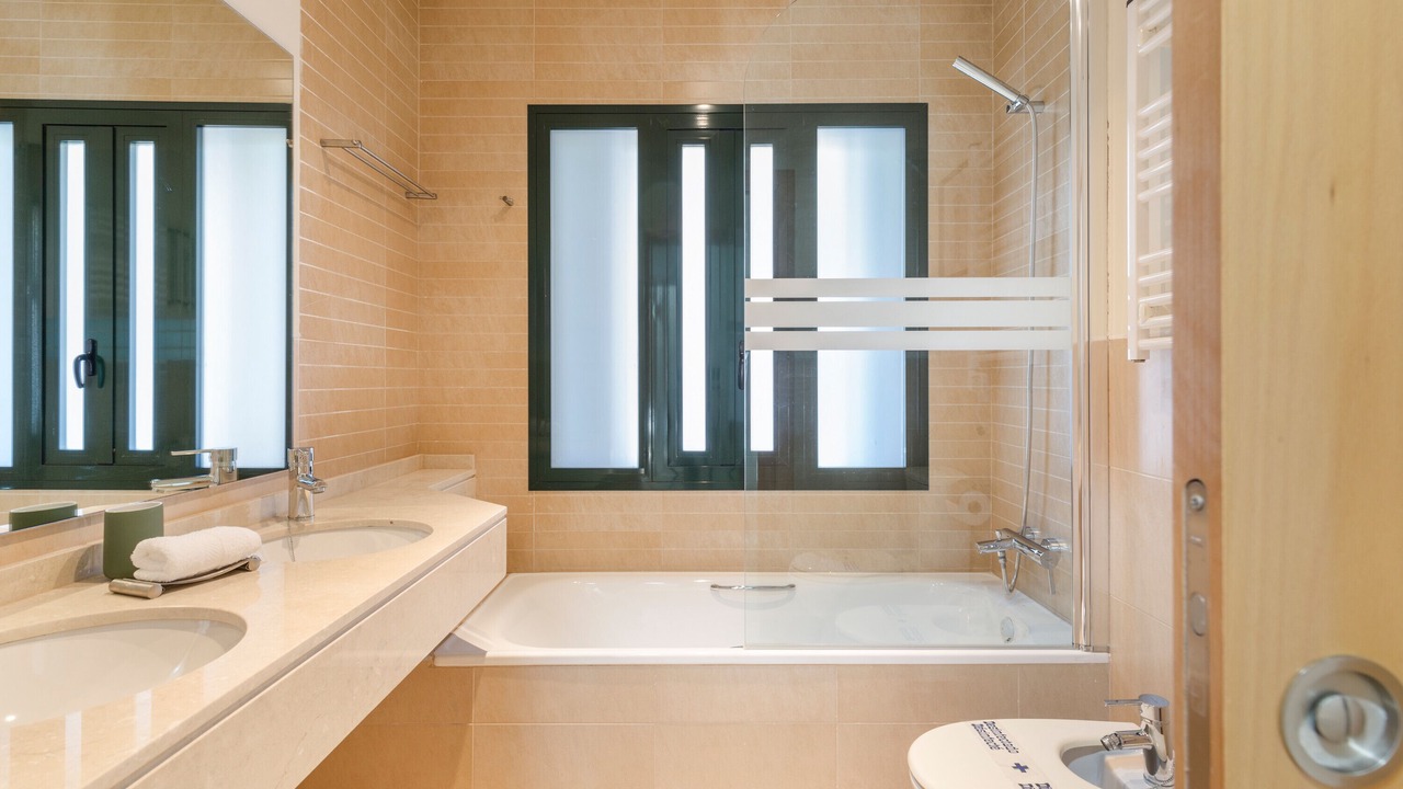 Photo of Bathroom in Hacienda del Alamo