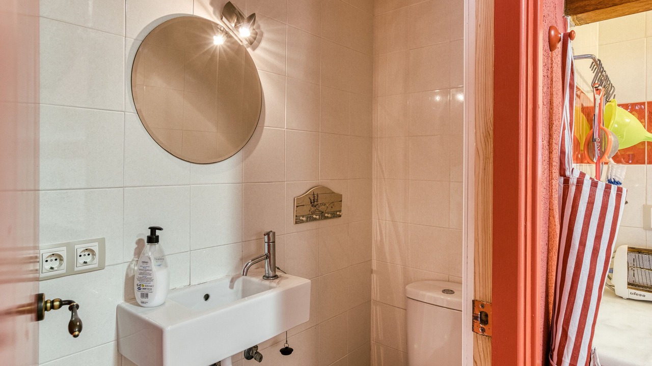 Photo of Bathroom in Orriols
