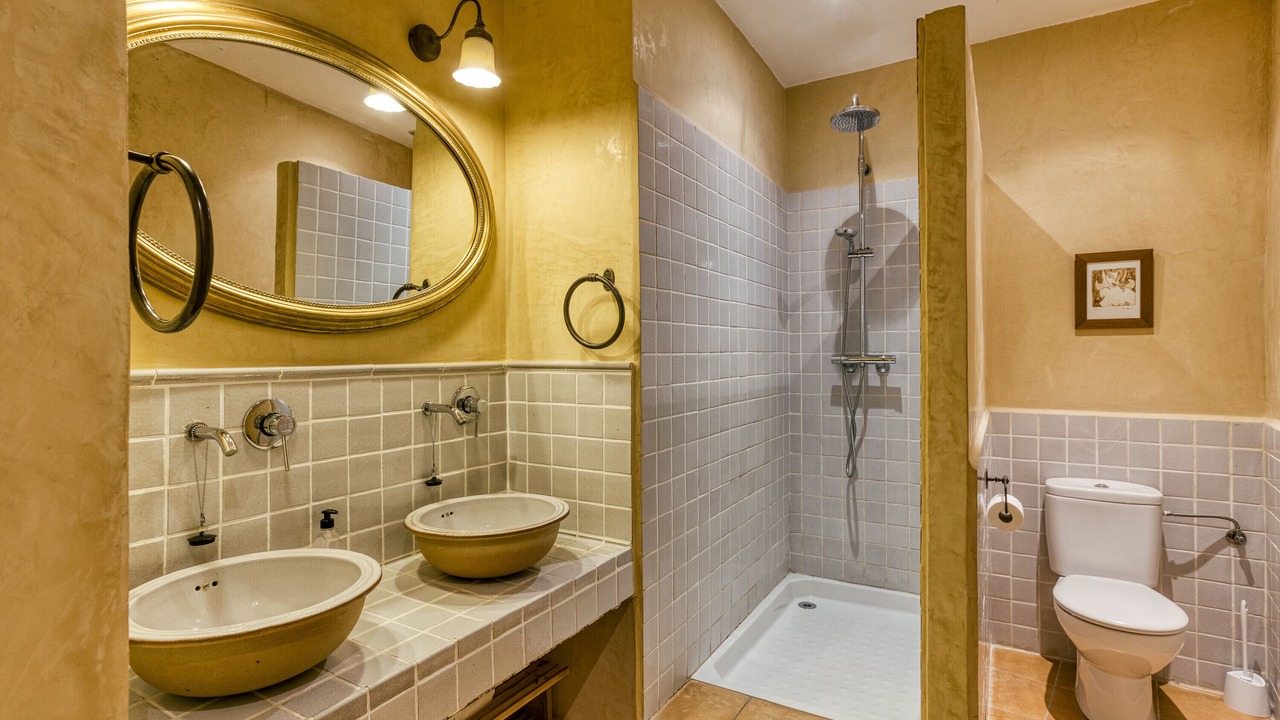 Photo of Bathroom in Orriols