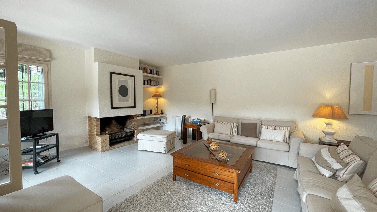 Photo of Livingroom in Tamariu