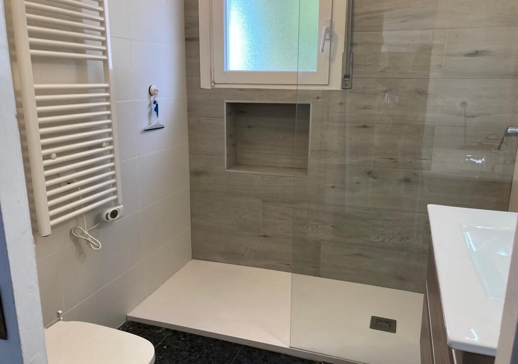 Photo of Bathroom in Roses