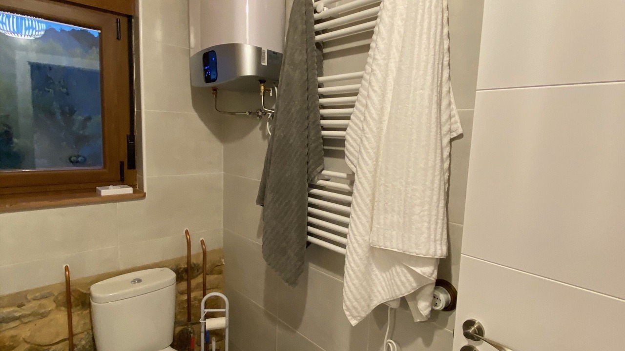 Photo of Bathroom in Cremenes