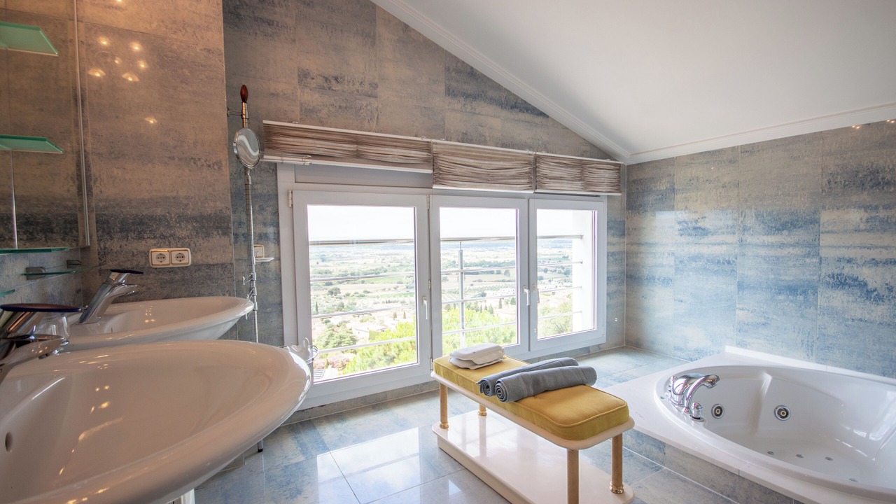 Photo of Bathroom in El Mas Isaac