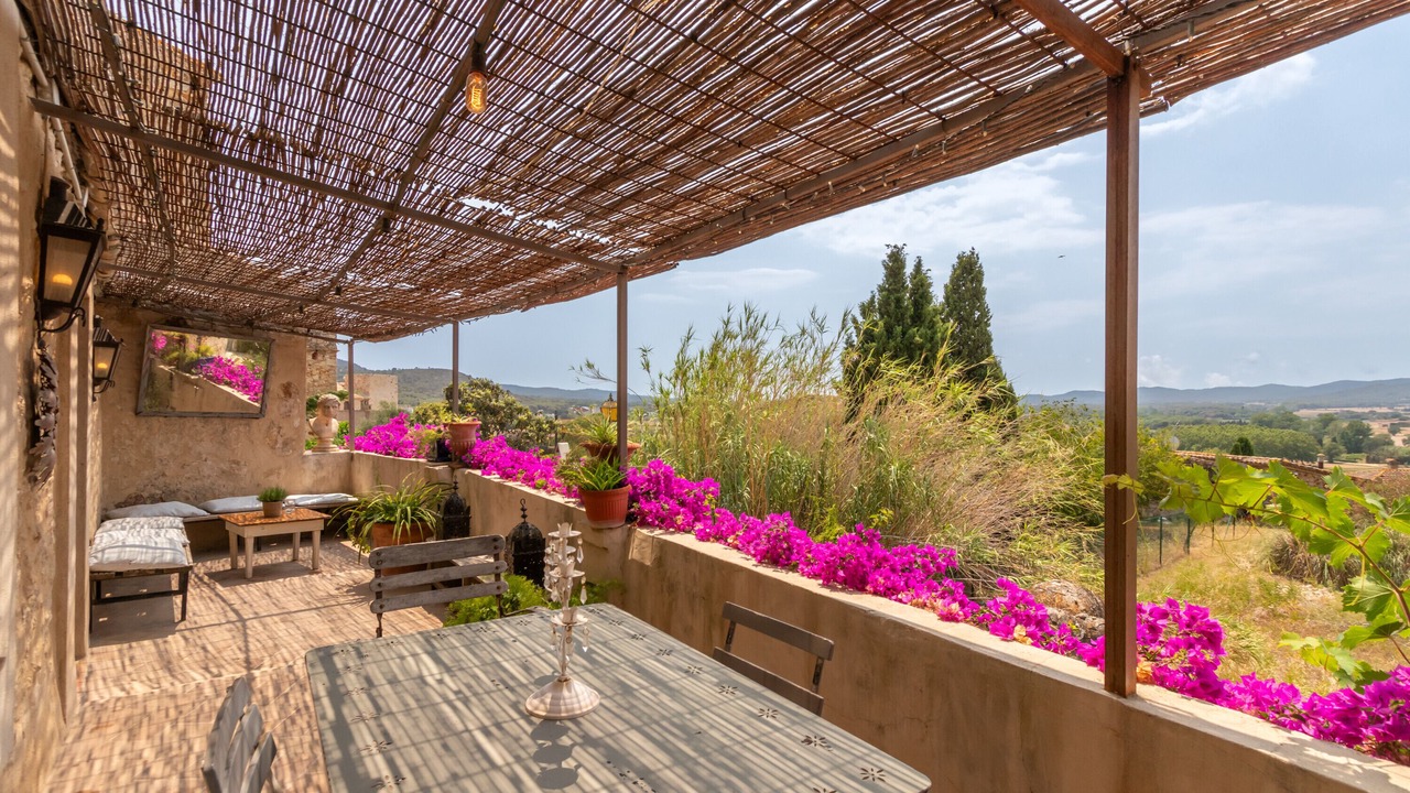 Photo of Outdoor in Pals
