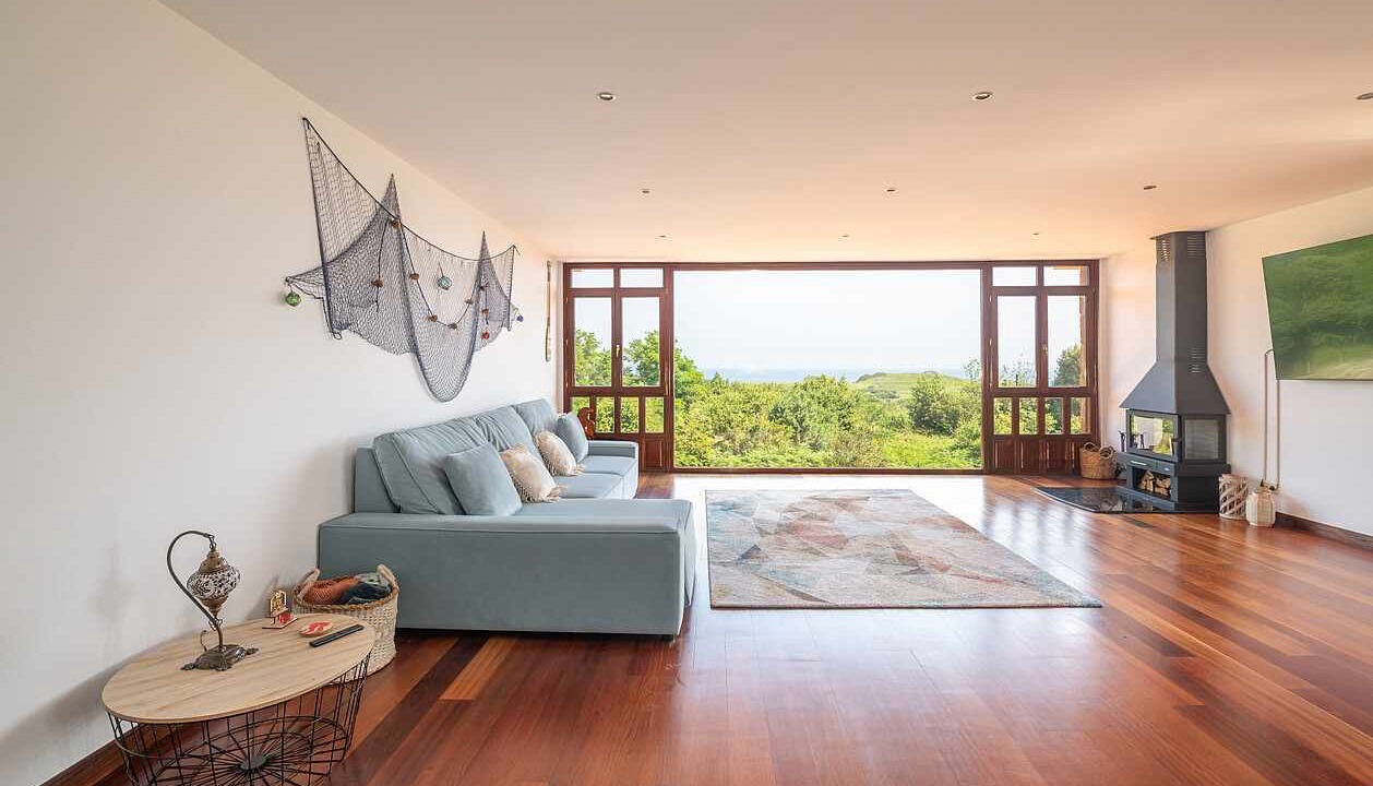 Photo of Livingroom in Llanes