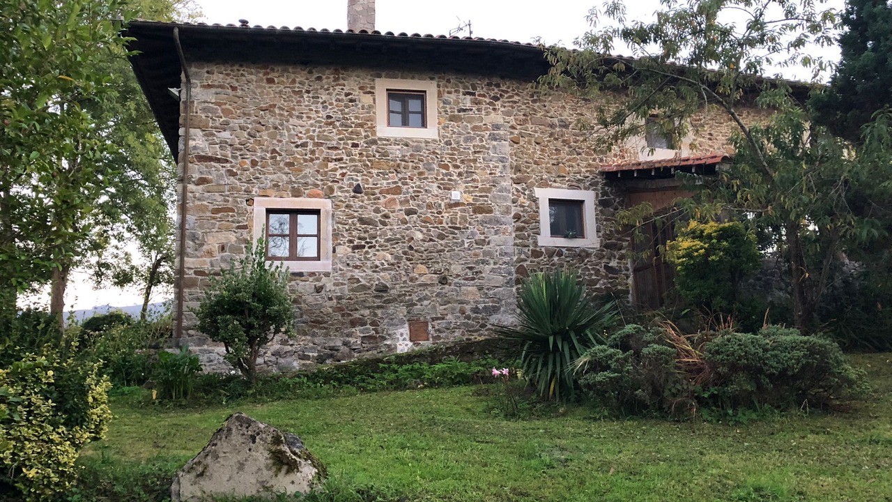 Photo of Outdoor in Parres