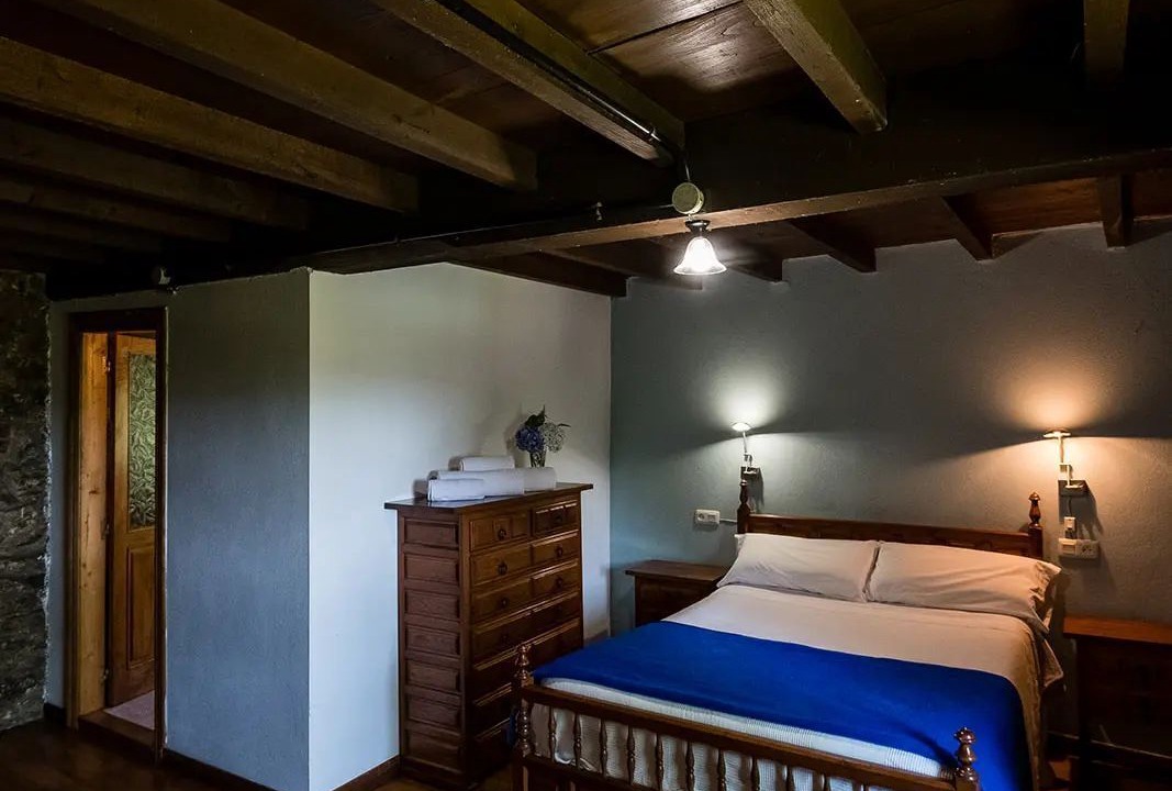Photo of Bedroom in Parres