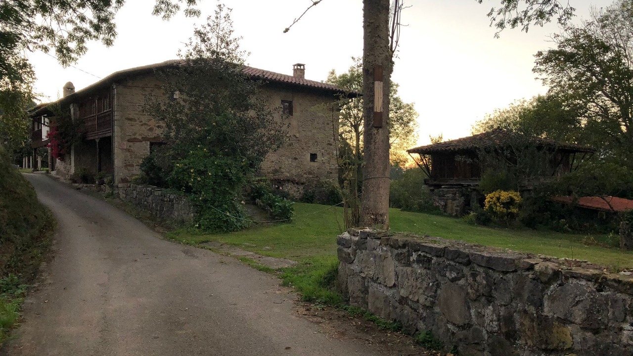 Photo of Outdoor in Parres
