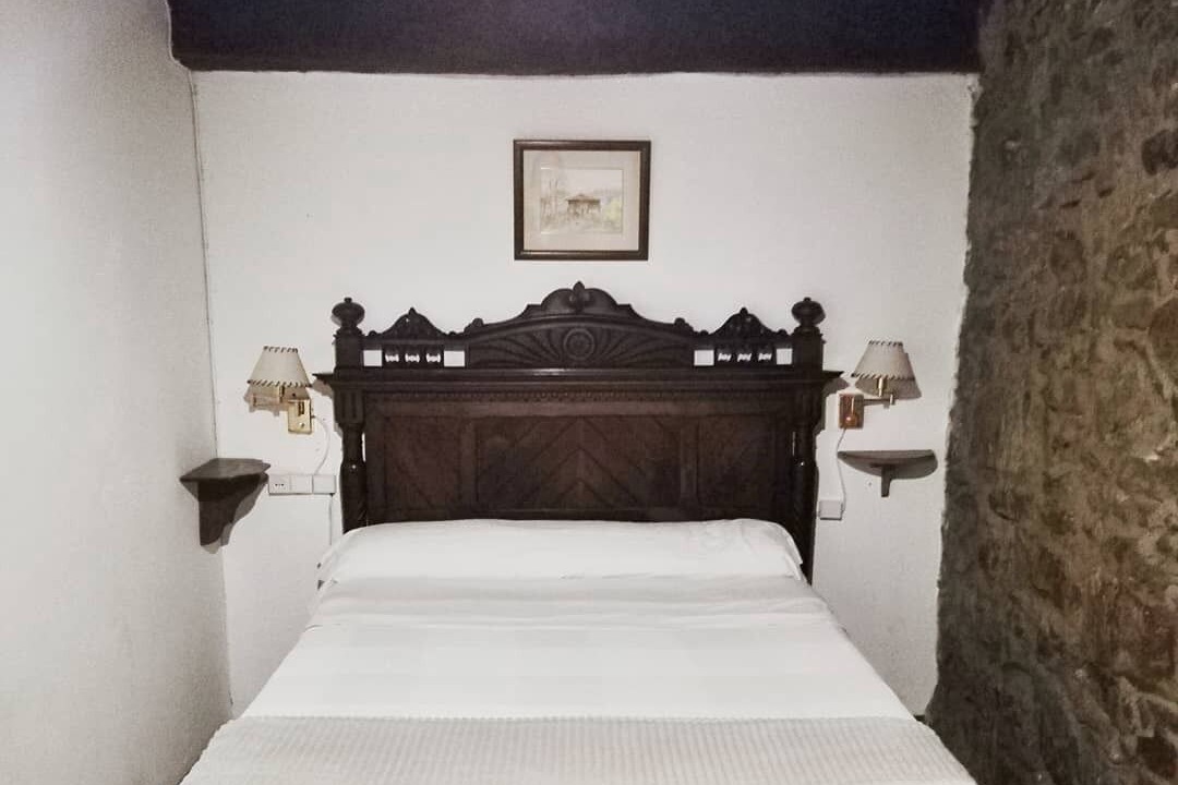 Photo of Bedroom in Parres