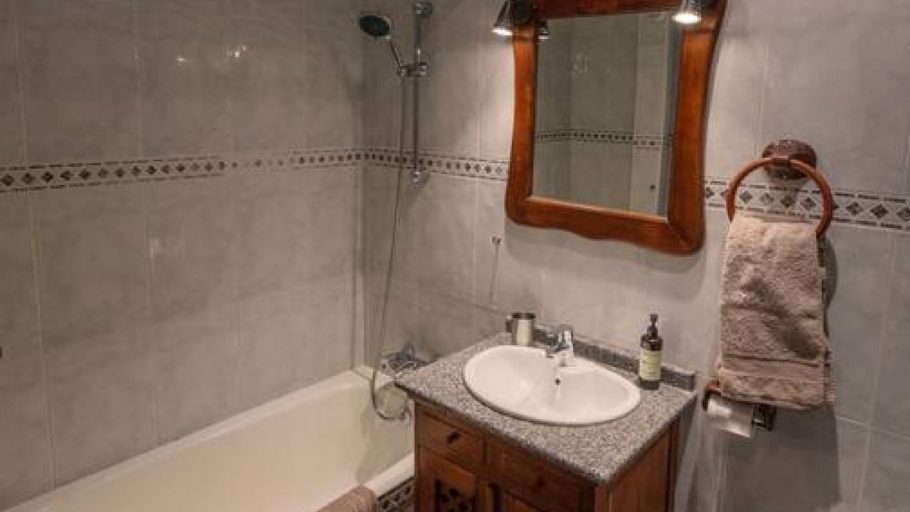 Photo of Bathroom in Moreaga