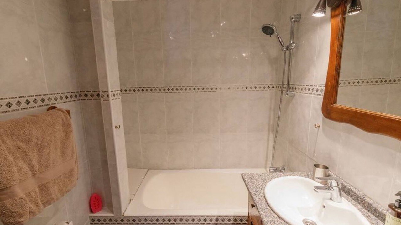 Photo of Bathroom in Moreaga