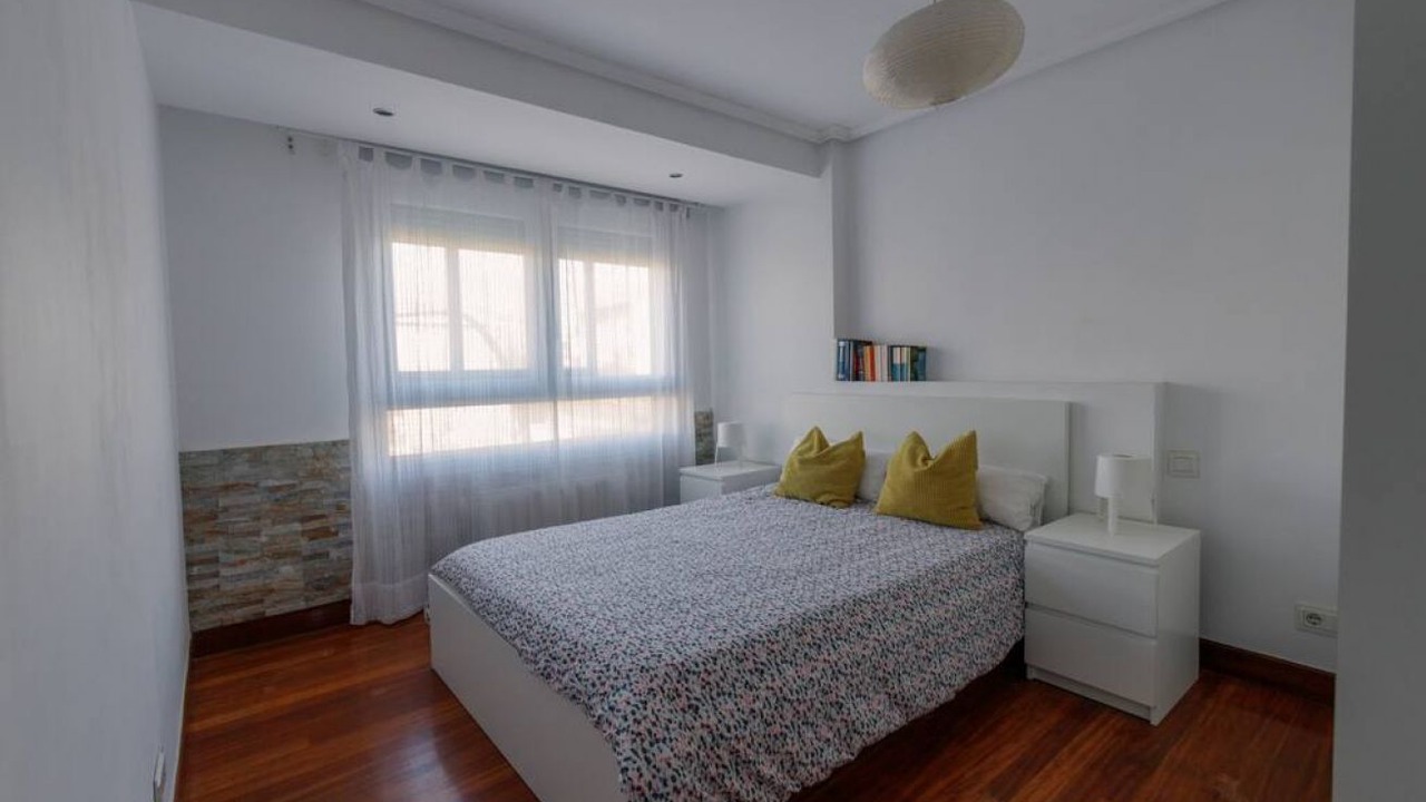 Photo of Bedroom in Moreaga