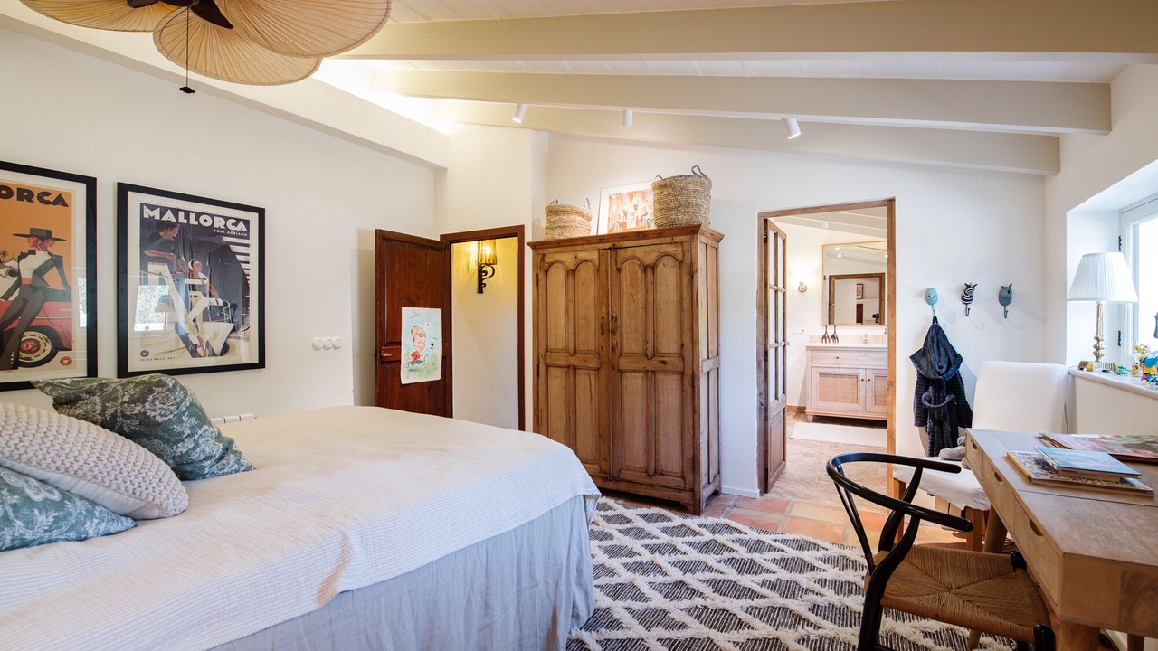 Photo of Bedroom in Establiments