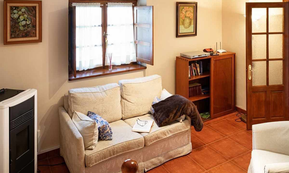 Photo of Livingroom in Parres Municipality