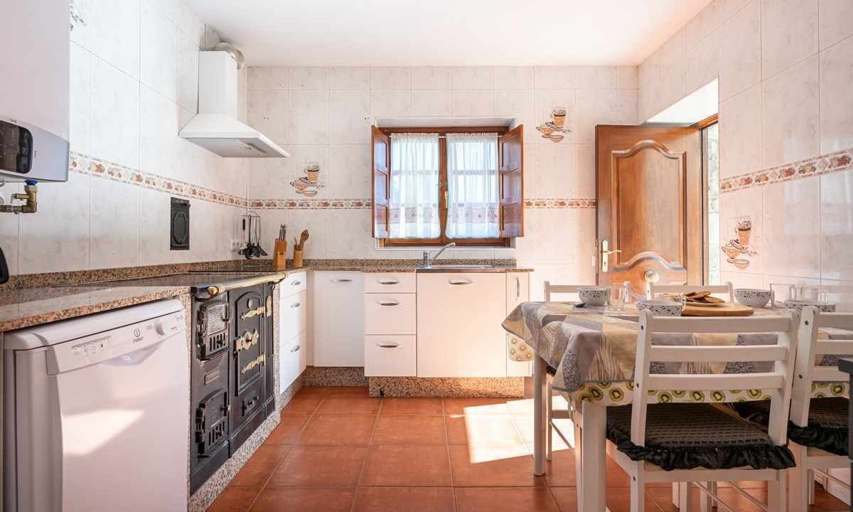 Photo of Kitchen in Parres Municipality