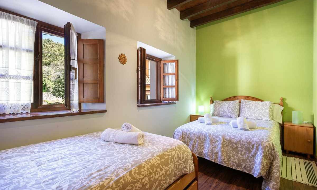 Photo of Bedroom in Parres Municipality