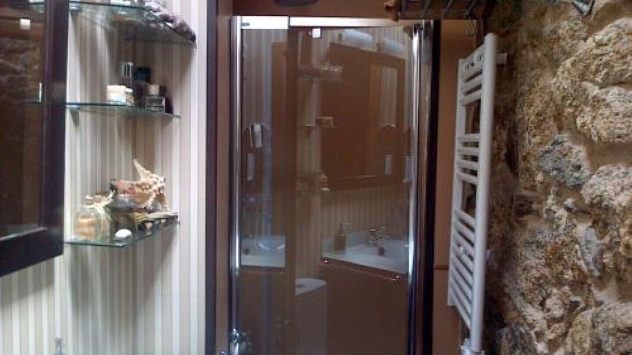 Photo of Bathroom in Avion
